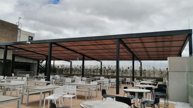 EDIF. URBAN 165 - TERRAZA - ESTRUCTURA METALICA - VIDRIO TEMPLADO - WPC