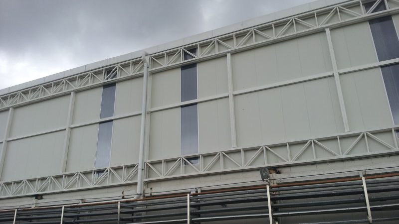 FABRICA PEPSICO-PANEL METÁLICO Y LÁMINA DE PC MACIZO