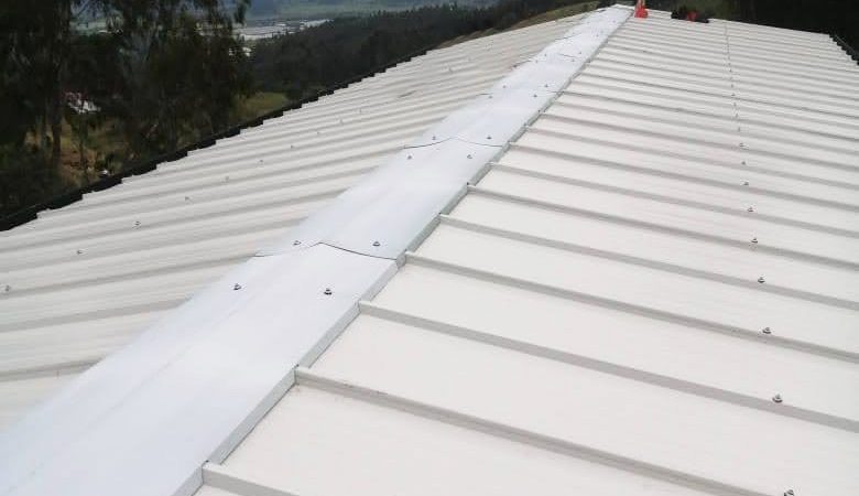 CASA EN COGUA -  TEJA METALICA SANDWICH POLIURETANO 30MM