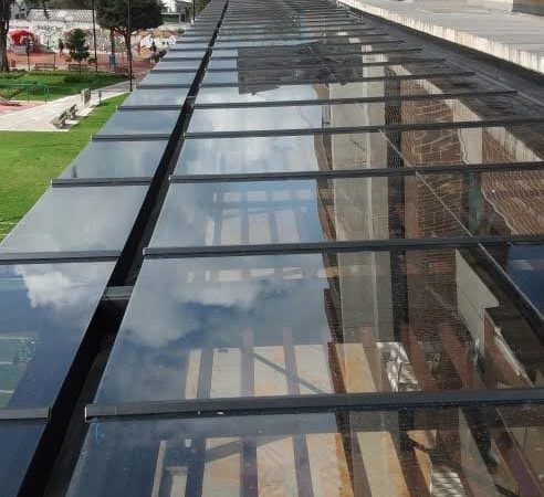 LOCALES EDIF. URBAN 165 - ESTRUCTURA METÁLICA -  VIDRIO TEMPLADO 8MM