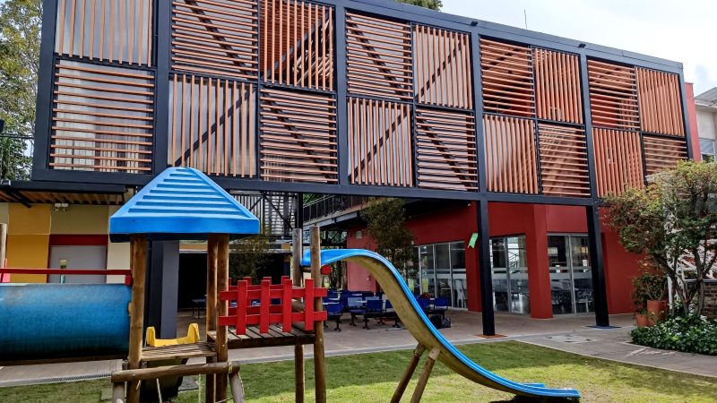 COLEGIO HISPANOAMERICANO-ESTRUCTURA METÁLICA FACHADA WPC-PC ALVEOLAR