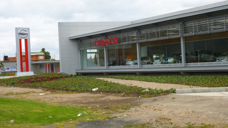 CONCESIONARIO NISSAN-ALUMINIO COMPUESTO ALUCOBOND