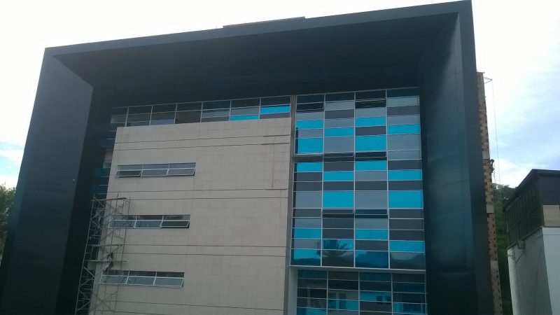 GOBERNACIÓN PUTUMAYO-FACHADA ALUCOBOND NEGRO