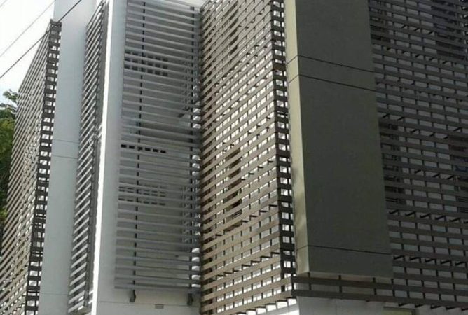 FACHADA TUBERÍA METÁLICA-CORTASOLES